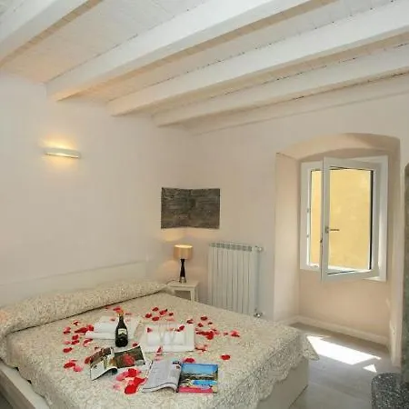 Apartment Sleeps 3 *