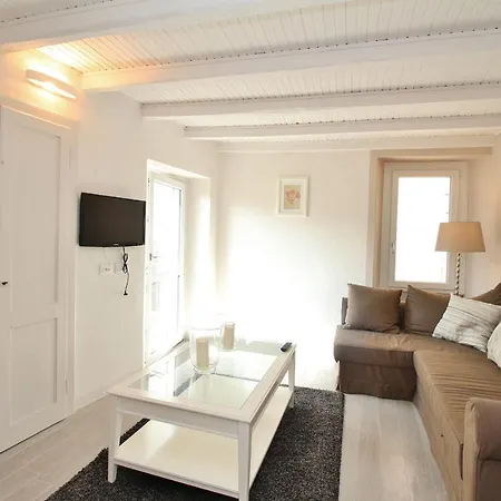 Sleeps 3 *