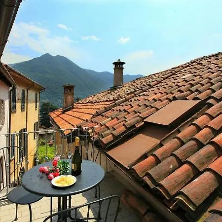 Apartment Sleeps 3 Moltrasio