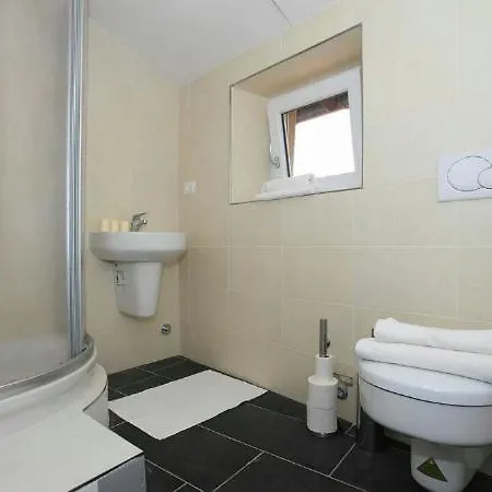 Sleeps 3 *