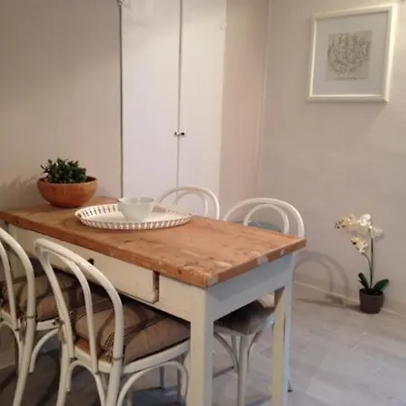 Apartment Sleeps 3 Moltrasio