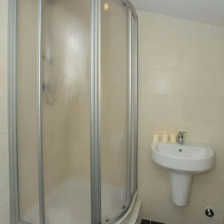 Sleeps 3 * Moltrasio